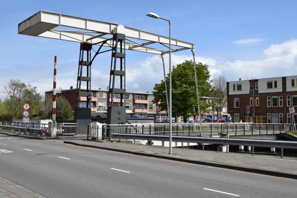 De brug bij de Oosterhamrikkade